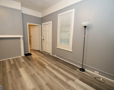 902 Juniper Street - Photo Thumbnail 7