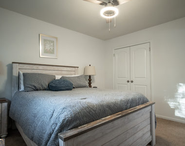 880 College Avenue - Photo Thumbnail 8