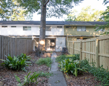 880 College Avenue - Photo Thumbnail 16