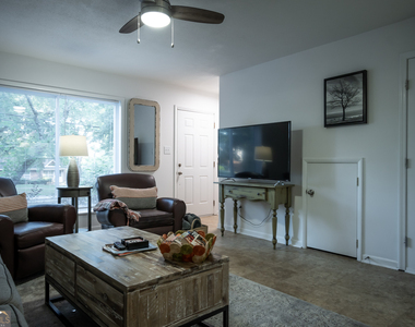 880 College Avenue - Photo Thumbnail 3
