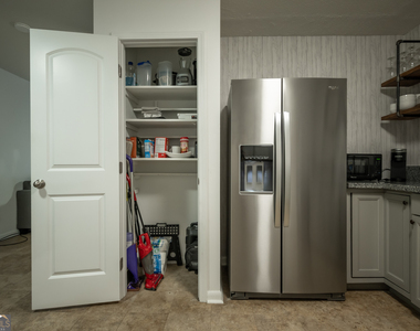 880 College Avenue - Photo Thumbnail 7