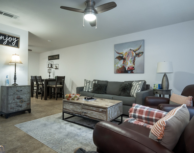 880 College Avenue - Photo Thumbnail 2