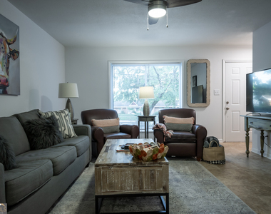 880 College Avenue - Photo Thumbnail 1
