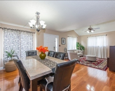 3316 Park Pl - Photo Thumbnail 6