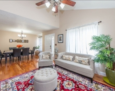 3316 Park Pl - Photo Thumbnail 3