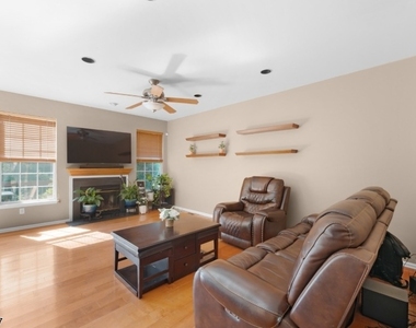 111 Cardigan Ct - Photo Thumbnail 5