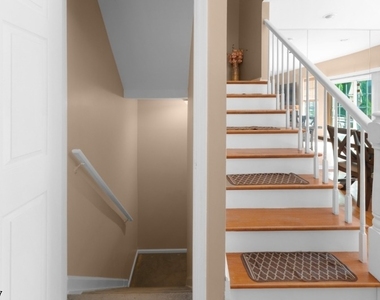 111 Cardigan Ct - Photo Thumbnail 19