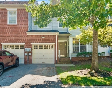 111 Cardigan Ct - Photo Thumbnail 1