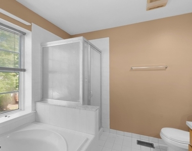 111 Cardigan Ct - Photo Thumbnail 16