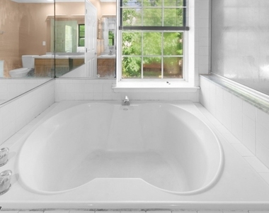 111 Cardigan Ct - Photo Thumbnail 34
