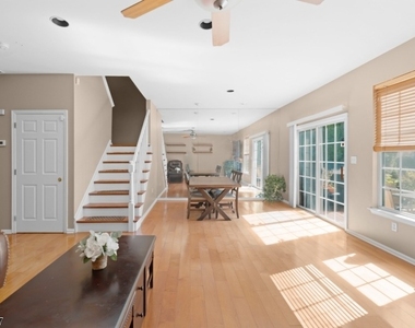 111 Cardigan Ct - Photo Thumbnail 22