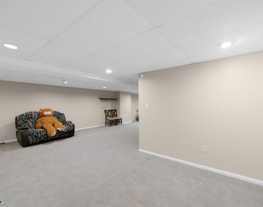 111 Cardigan Ct - Photo Thumbnail 40