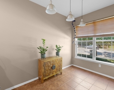 111 Cardigan Ct - Photo Thumbnail 26