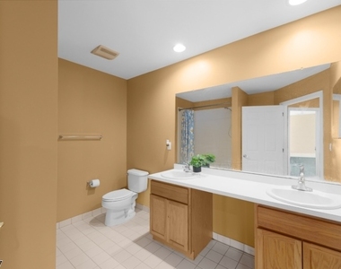 111 Cardigan Ct - Photo Thumbnail 14