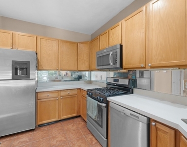 111 Cardigan Ct - Photo Thumbnail 24
