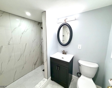 827 Savitt Pl - Photo Thumbnail 28