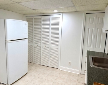 827 Savitt Pl - Photo Thumbnail 34