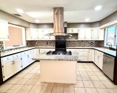 827 Savitt Pl - Photo Thumbnail 6