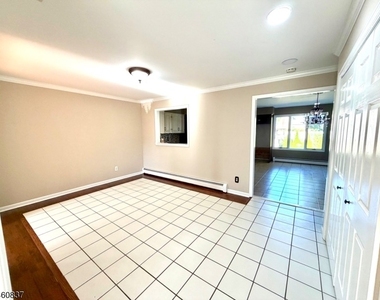 827 Savitt Pl - Photo Thumbnail 11