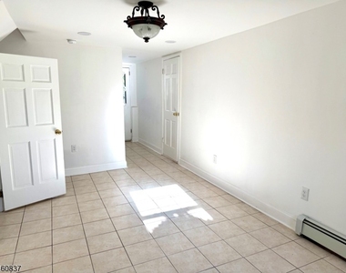 827 Savitt Pl - Photo Thumbnail 25