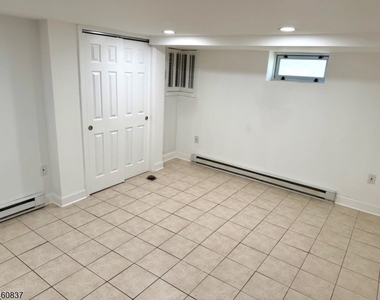 827 Savitt Pl - Photo Thumbnail 31