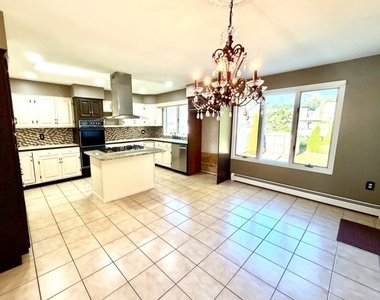 827 Savitt Pl - Photo Thumbnail 14
