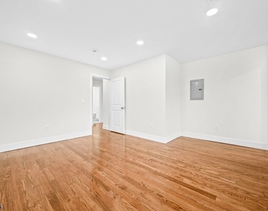 83 Harrison Ave - Photo Thumbnail 10