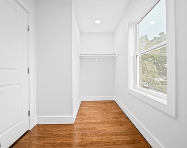 83 Harrison Ave - Photo Thumbnail 11