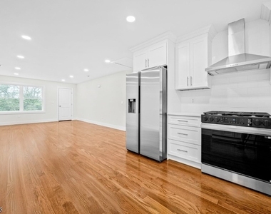 83 Harrison Ave - Photo Thumbnail 6