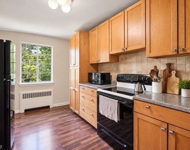 93 Troy Dr - Photo Thumbnail 7