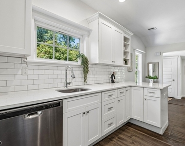147 Ironia Rd - Photo Thumbnail 10