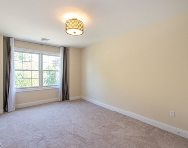 17 Halina Ln - Photo Thumbnail 16