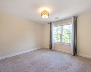 17 Halina Ln - Photo Thumbnail 14
