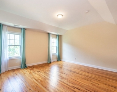 17 Halina Ln - Photo Thumbnail 11