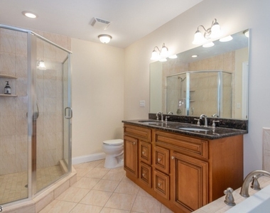 17 Halina Ln - Photo Thumbnail 12