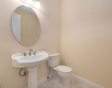 17 Halina Ln - Photo Thumbnail 7