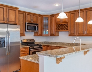 17 Halina Ln - Photo Thumbnail 5