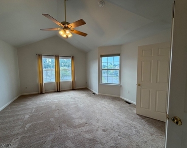 67 Woodmont Dr - Photo Thumbnail 17