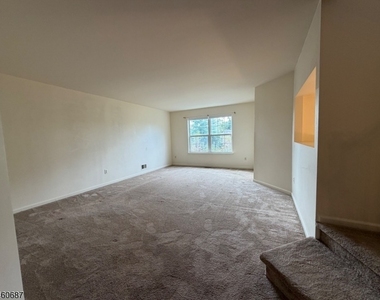 67 Woodmont Dr - Photo Thumbnail 11