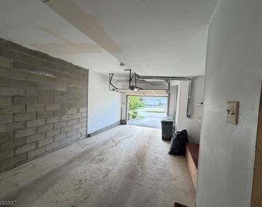 67 Woodmont Dr - Photo Thumbnail 31