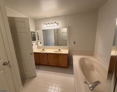 67 Woodmont Dr - Photo Thumbnail 20