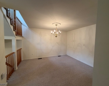67 Woodmont Dr - Photo Thumbnail 8