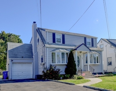 545 Winthrop Rd - Photo Thumbnail 1