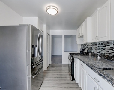 545 Winthrop Rd - Photo Thumbnail 6