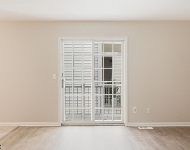 125 Smithfield Ct - Photo Thumbnail 11