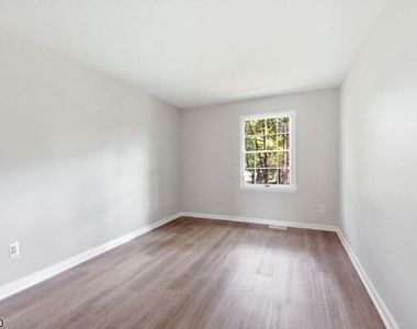 125 Smithfield Ct - Photo Thumbnail 22