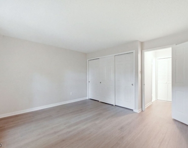 125 Smithfield Ct - Photo Thumbnail 21