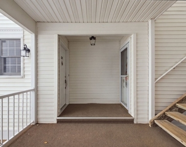 125 Smithfield Ct - Photo Thumbnail 3