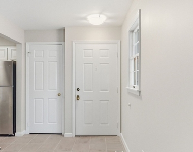 125 Smithfield Ct - Photo Thumbnail 5