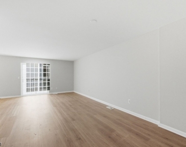 125 Smithfield Ct - Photo Thumbnail 14